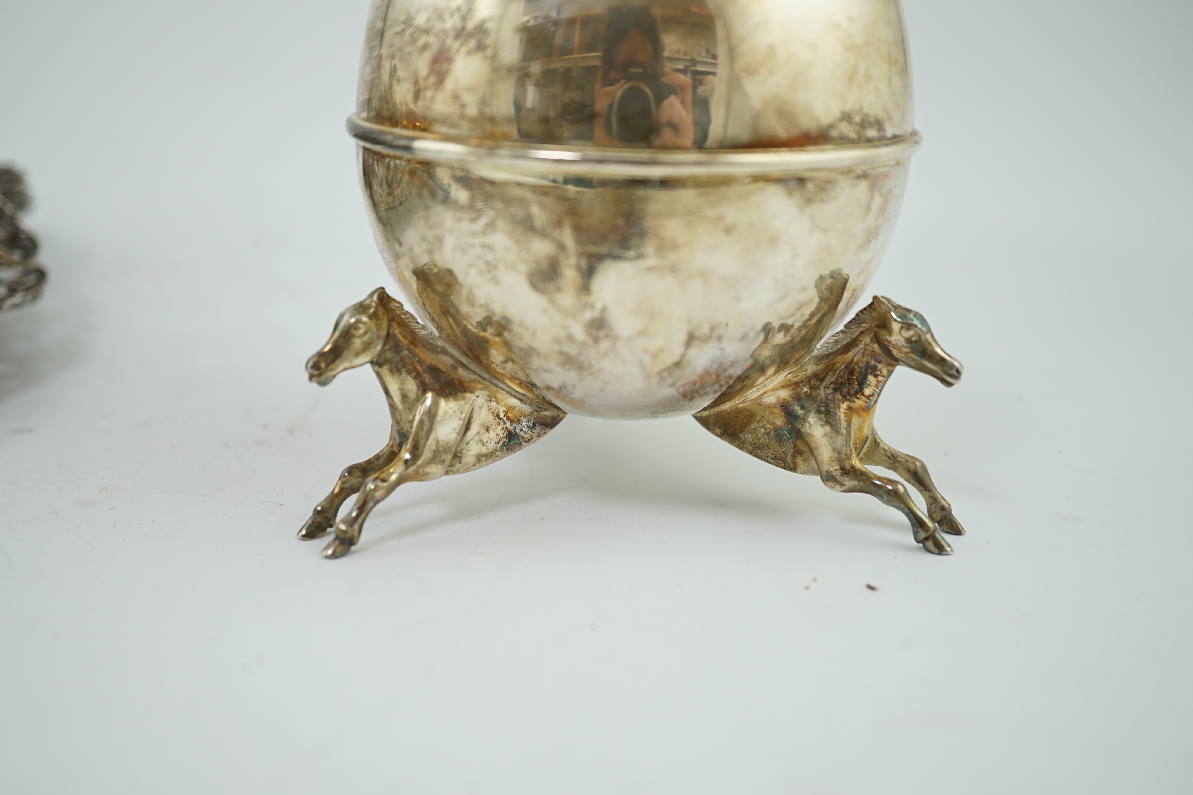 An Edwardian pierced silver lobed bowl and an Israeli cup